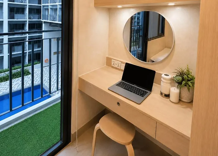 Apartment Cozy 1br Near Moa With Balcony Shore Residences
