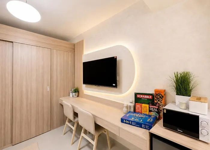 Cozy 1br Near Moa With Balcony Shore Residences Manila