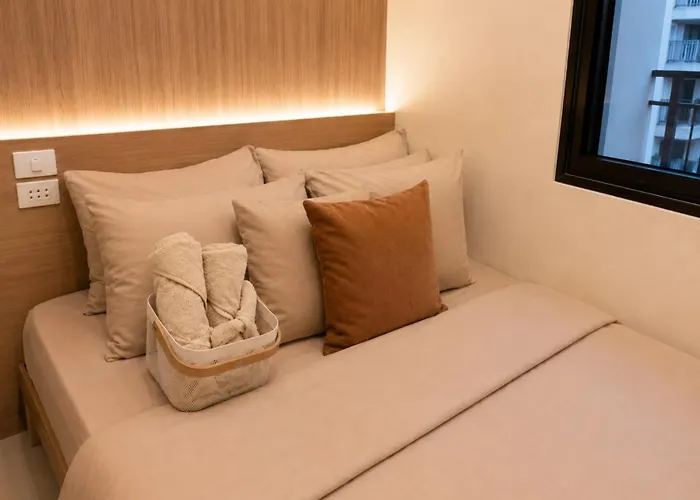 Cozy 1br Near Moa With Balcony Shore Residences Manila