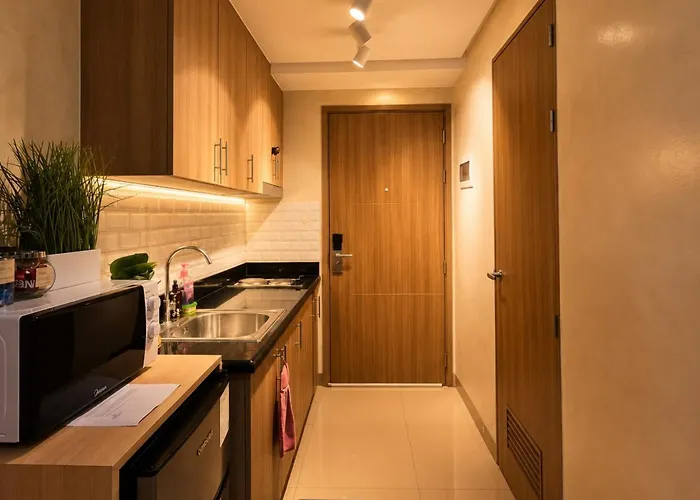 Cozy 1br Near Moa With Balcony Shore Residences * Manila