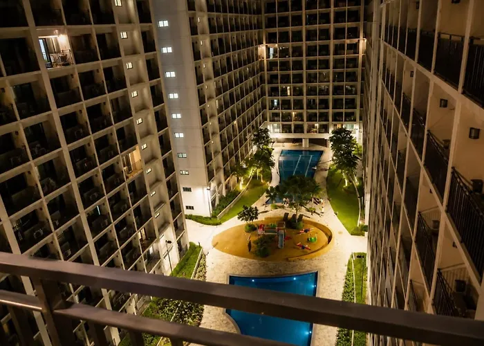 Apartment Cozy 1br Near Moa With Balcony Shore Residences